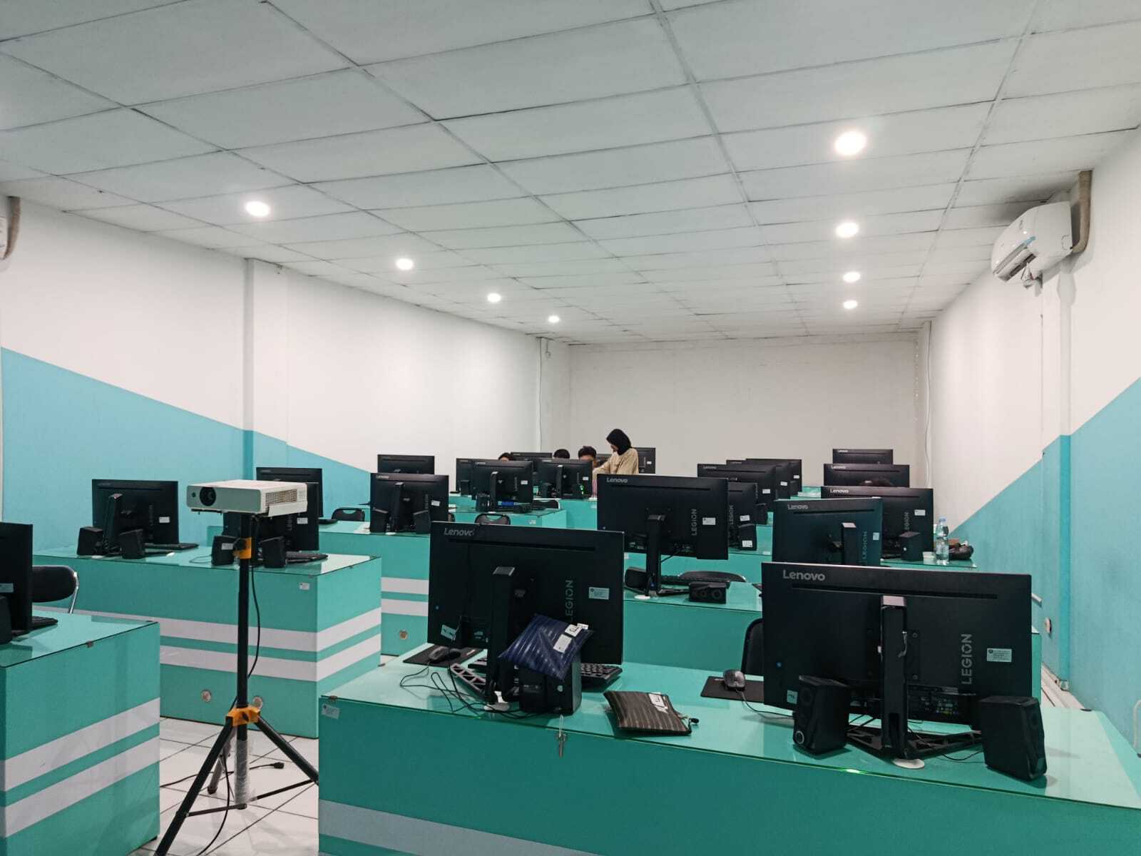 Laboratorium Komputer Modern